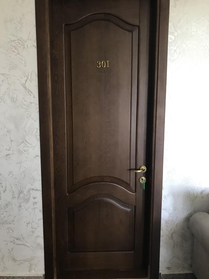 Nani'S Sweet Home バトゥーミ エクステリア 写真
