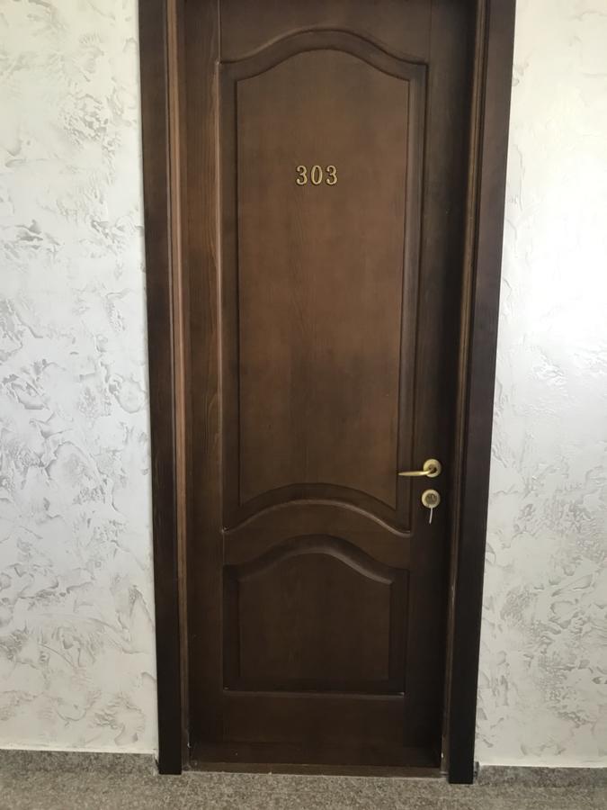 Nani'S Sweet Home バトゥーミ エクステリア 写真